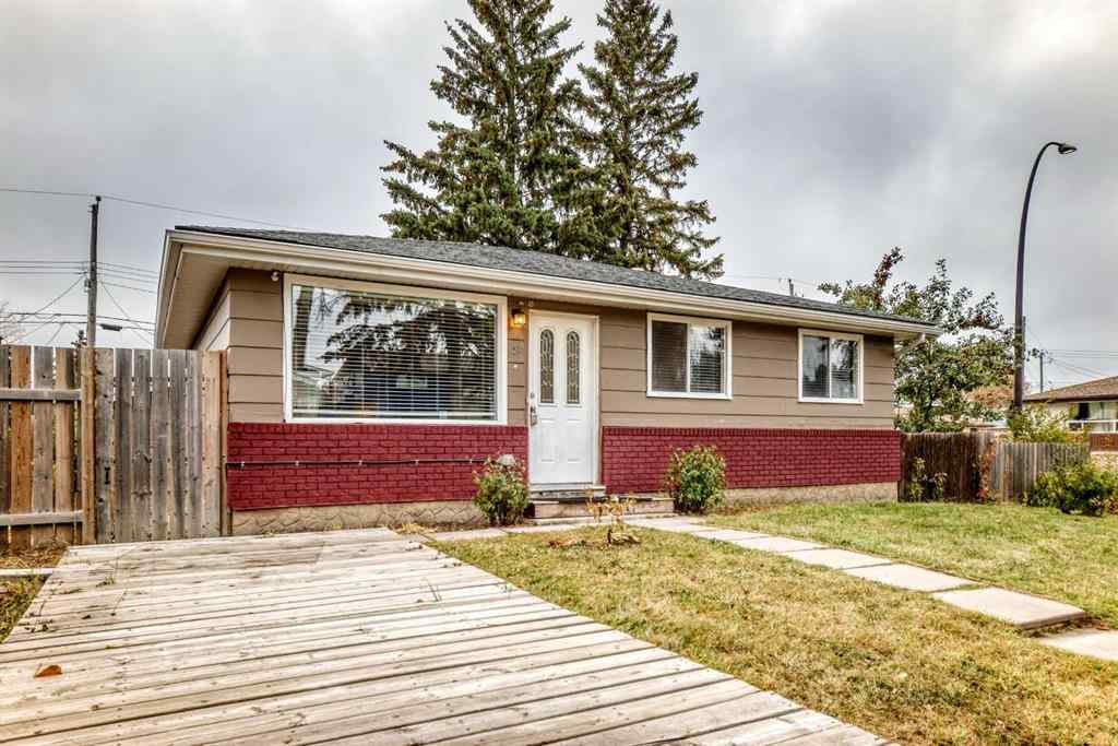 MLS® A2264185 - 3224 41 Street SE in Dover Calgary, Residential
