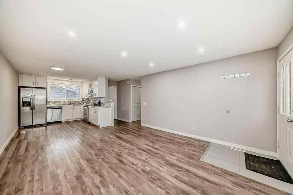 MLS® A2264185 - 3224 41 Street SE in Dover Calgary, Residential