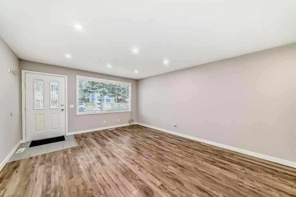 MLS® A2264185 - 3224 41 Street SE in Dover Calgary, Residential