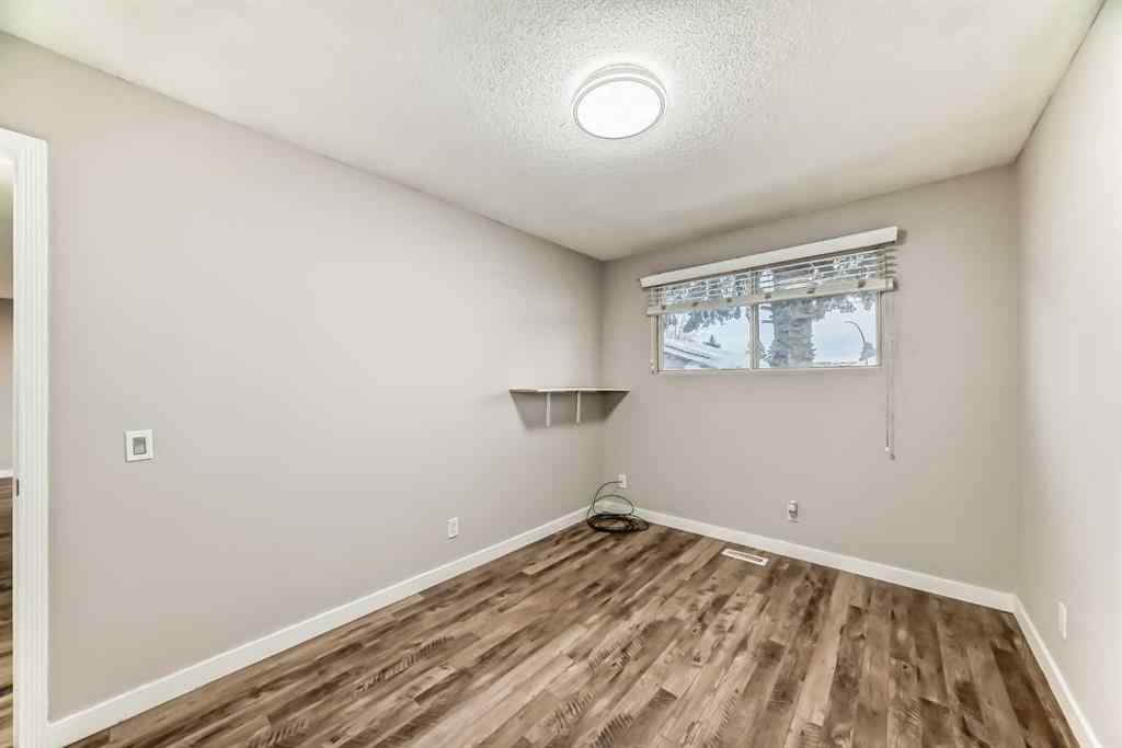 MLS® A2264185 - 3224 41 Street SE in Dover Calgary, Residential