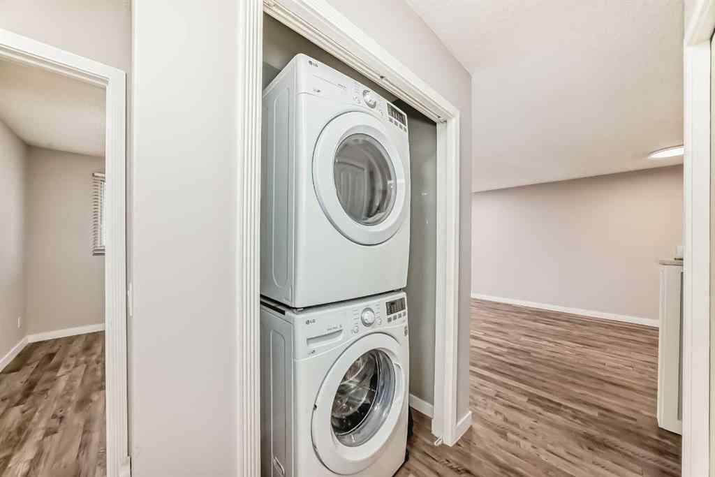 MLS® A2264185 - 3224 41 Street SE in Dover Calgary, Residential