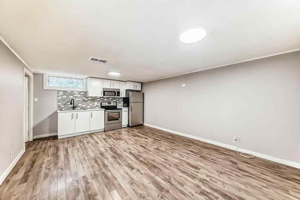 MLS® A2264185 - 3224 41 Street SE in Dover Calgary, Residential