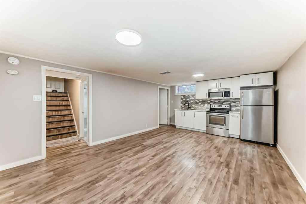 MLS® A2264185 - 3224 41 Street SE in Dover Calgary, Residential