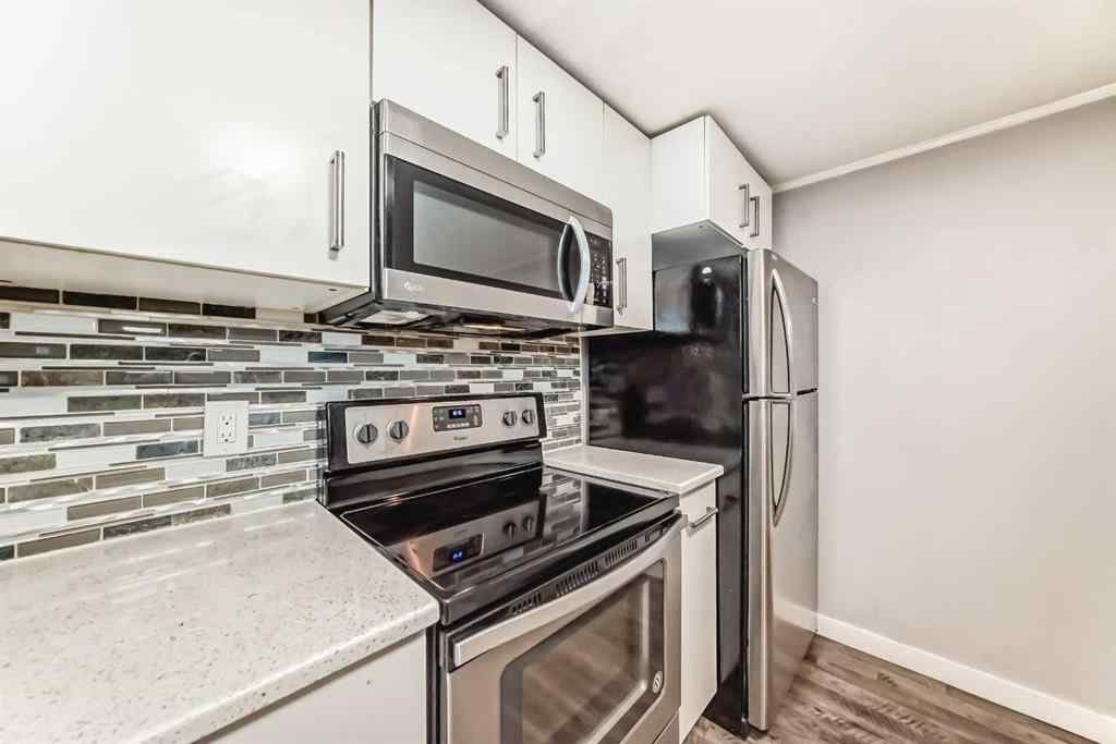 MLS® A2264185 - 3224 41 Street SE in Dover Calgary, Residential