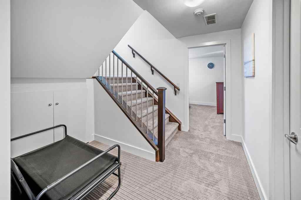 MLS® A2264187 - 528 31 Street NW in Parkdale Calgary, Residential