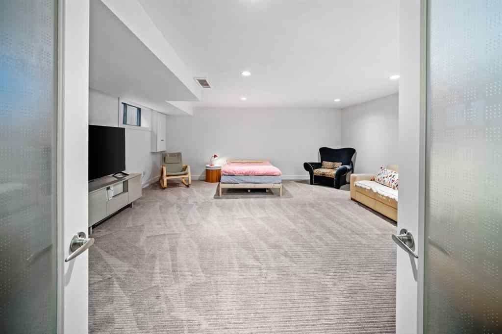 MLS® A2264187 - 528 31 Street NW in Parkdale Calgary, Residential