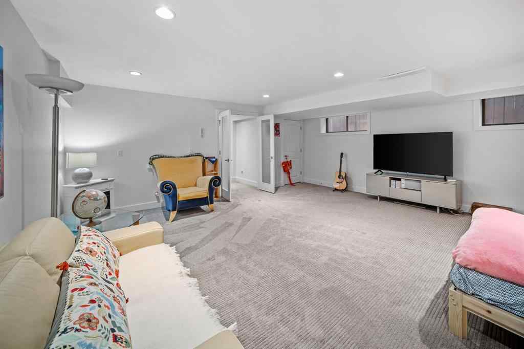 MLS® A2264187 - 528 31 Street NW in Parkdale Calgary, Residential