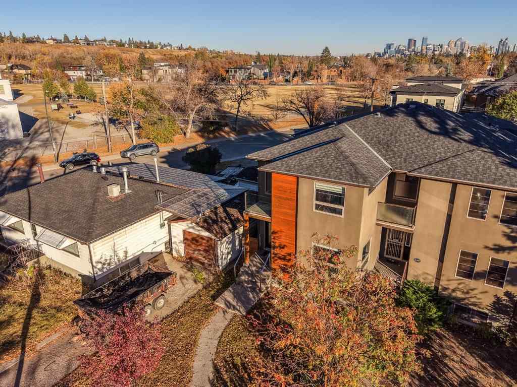 MLS® A2264187 - 528 31 Street NW in Parkdale Calgary, Residential