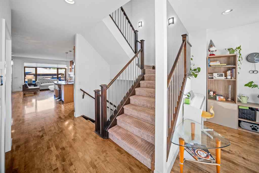 MLS® A2264187 - 528 31 Street NW in Parkdale Calgary, Residential