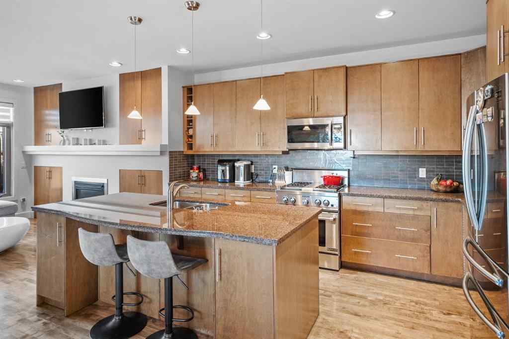 MLS® A2264187 - 528 31 Street NW in Parkdale Calgary, Residential