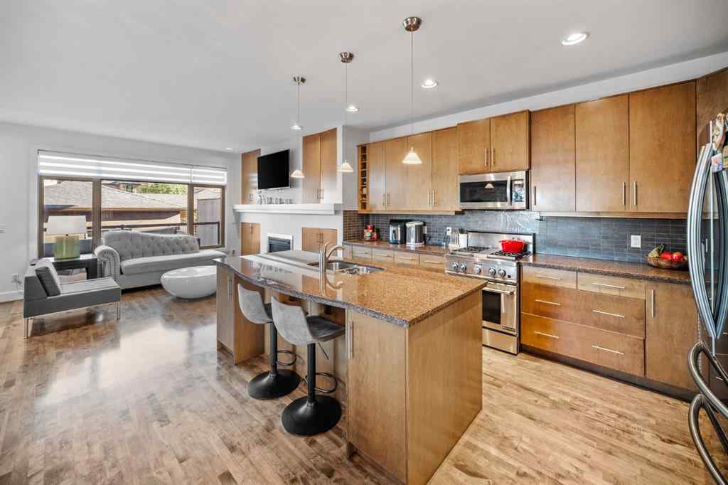 MLS® A2264187 - 528 31 Street NW in Parkdale Calgary, Residential