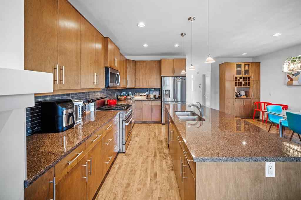 MLS® A2264187 - 528 31 Street NW in Parkdale Calgary, Residential