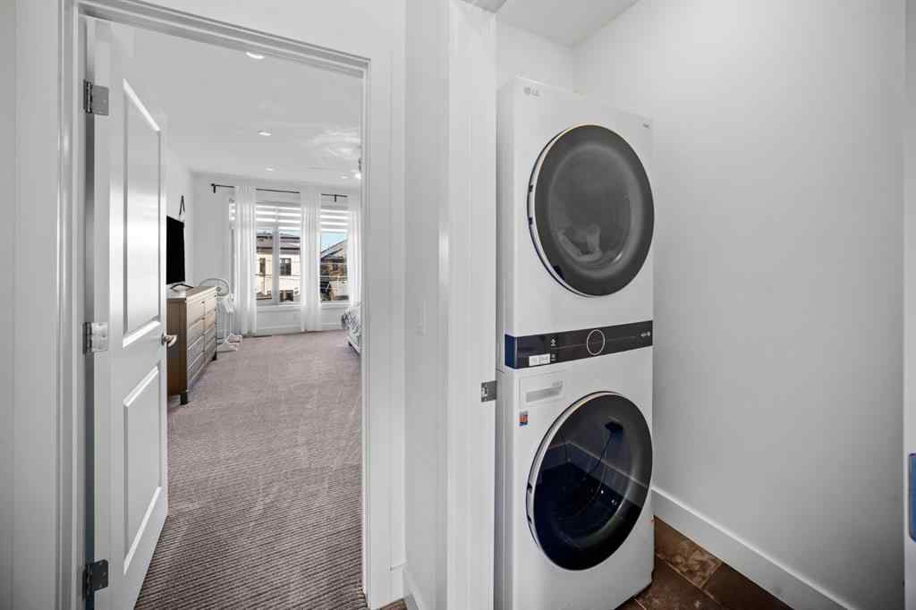 MLS® A2264187 - 528 31 Street NW in Parkdale Calgary, Residential