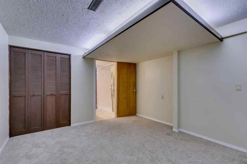 MLS® A2264190 - 1257 Varsity Estates Road NW in Varsity Calgary, Residential