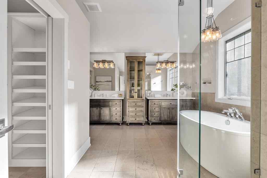 MLS® A2264194 - 625 Britannia Drive SW in Elboya Calgary, Residential