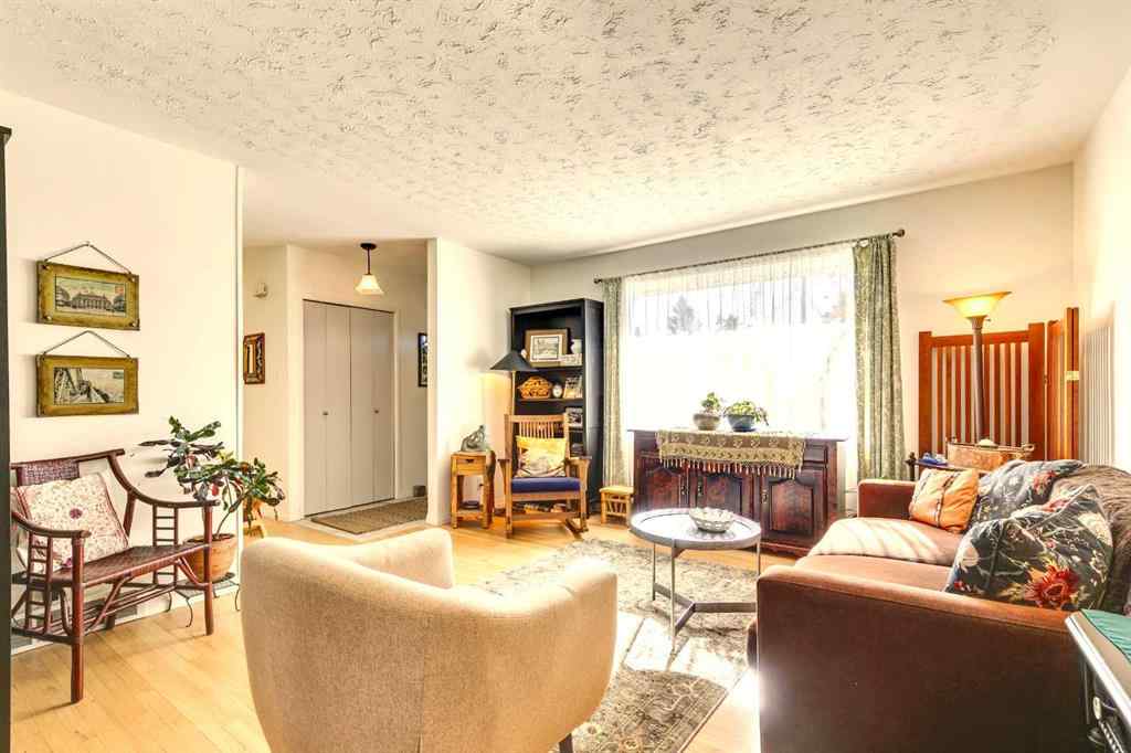 MLS® A2264201 - 4736 Worcester Drive SW in Wildwood Calgary, Residential