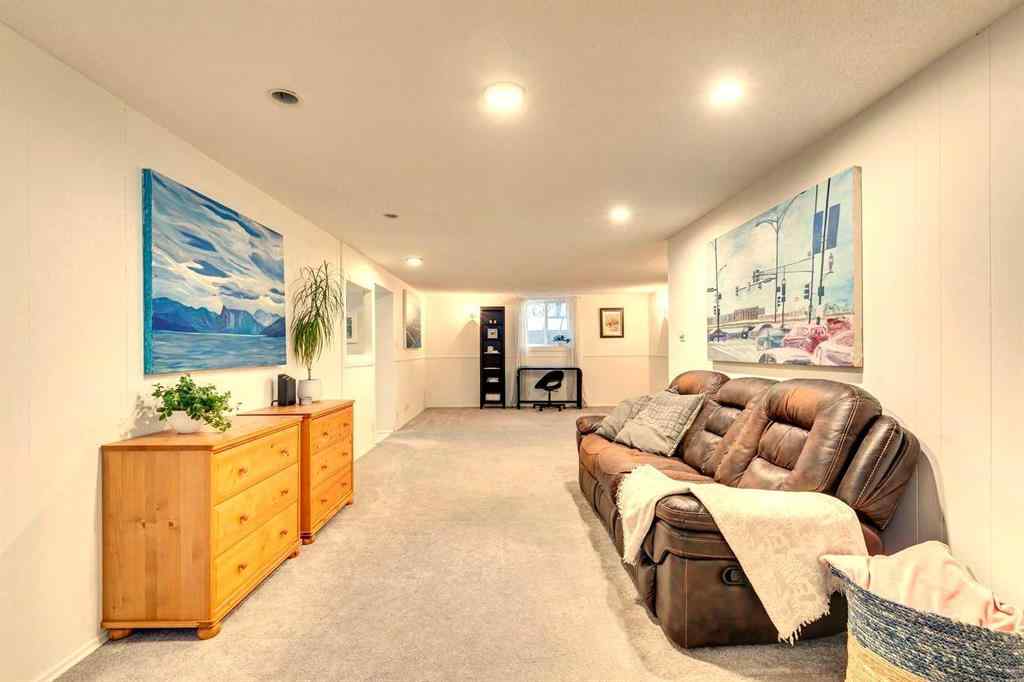 MLS® A2264201 - 4736 Worcester Drive SW in Wildwood Calgary, Residential