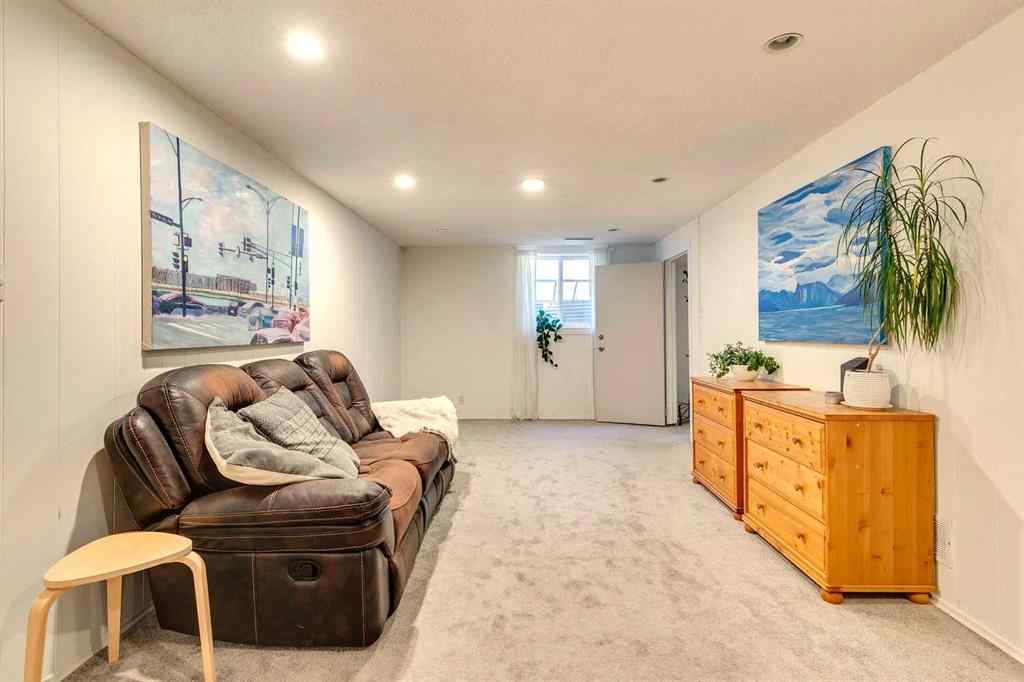 MLS® A2264201 - 4736 Worcester Drive SW in Wildwood Calgary, Residential