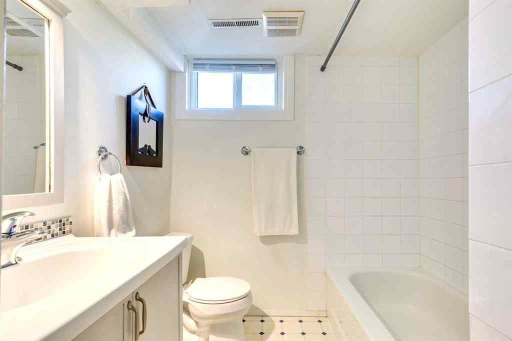 MLS® A2264201 - 4736 Worcester Drive SW in Wildwood Calgary, Residential