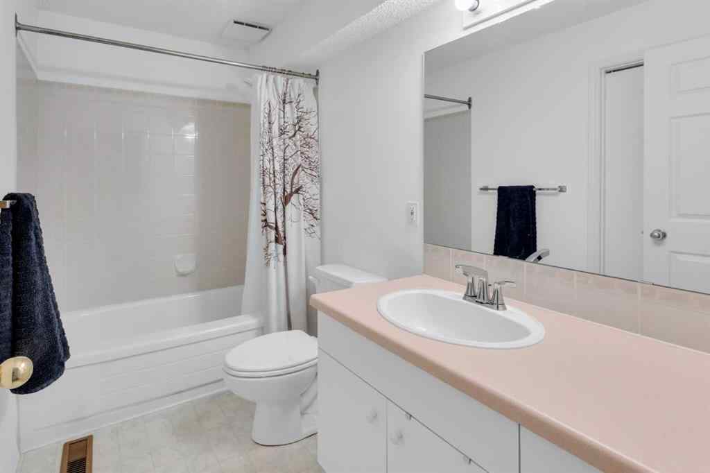 MLS® A2264204 - 4 Christie Gardens SW in Christie Park Calgary, Residential