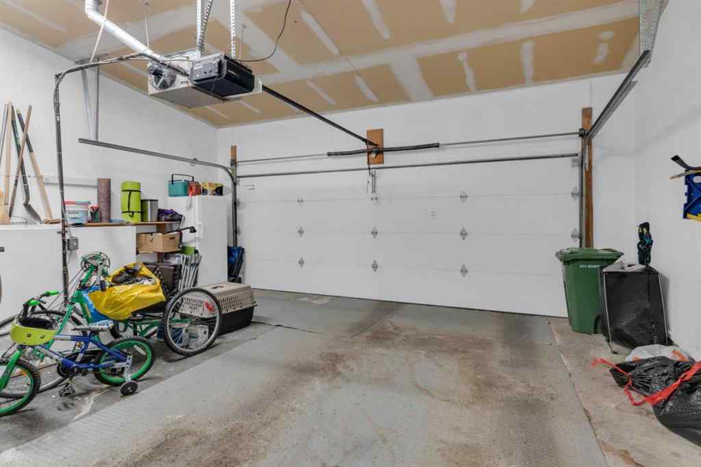 MLS® A2264204 - 4 Christie Gardens SW in Christie Park Calgary, Residential