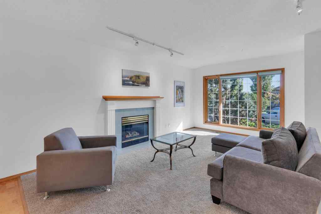 MLS® A2264204 - 4 Christie Gardens SW in Christie Park Calgary, Residential