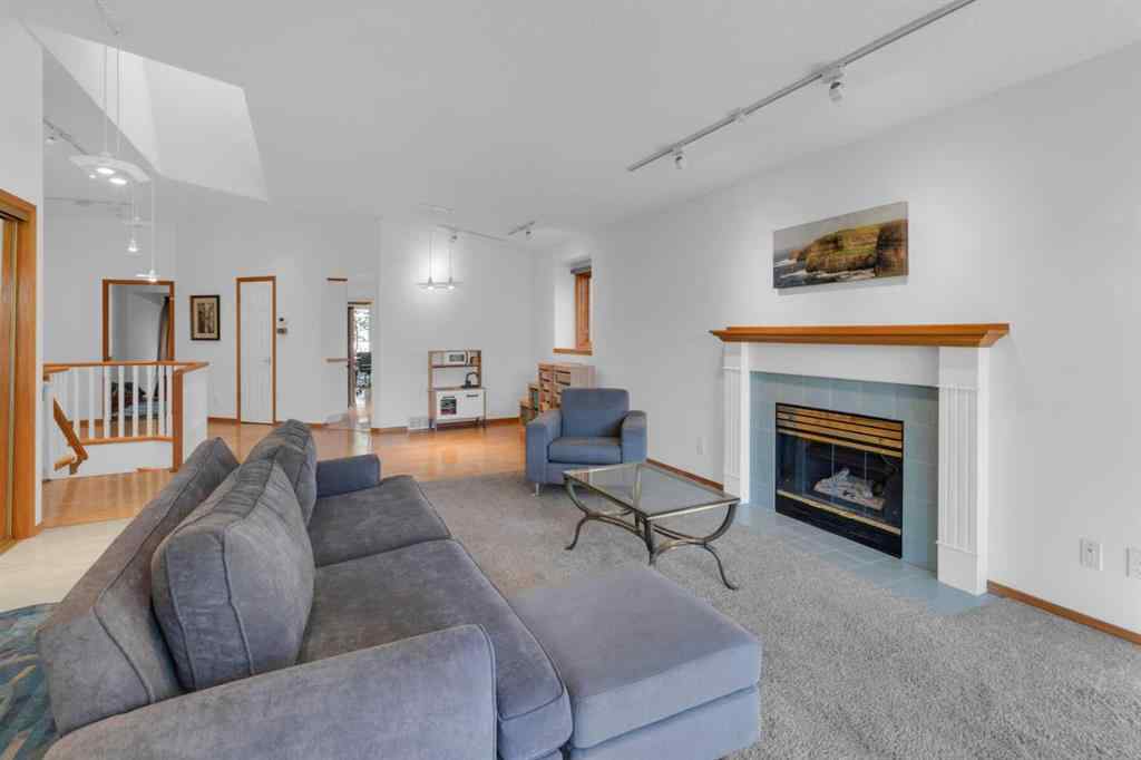 MLS® A2264204 - 4 Christie Gardens SW in Christie Park Calgary, Residential