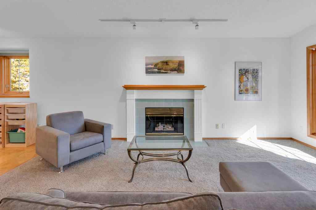 MLS® A2264204 - 4 Christie Gardens SW in Christie Park Calgary, Residential