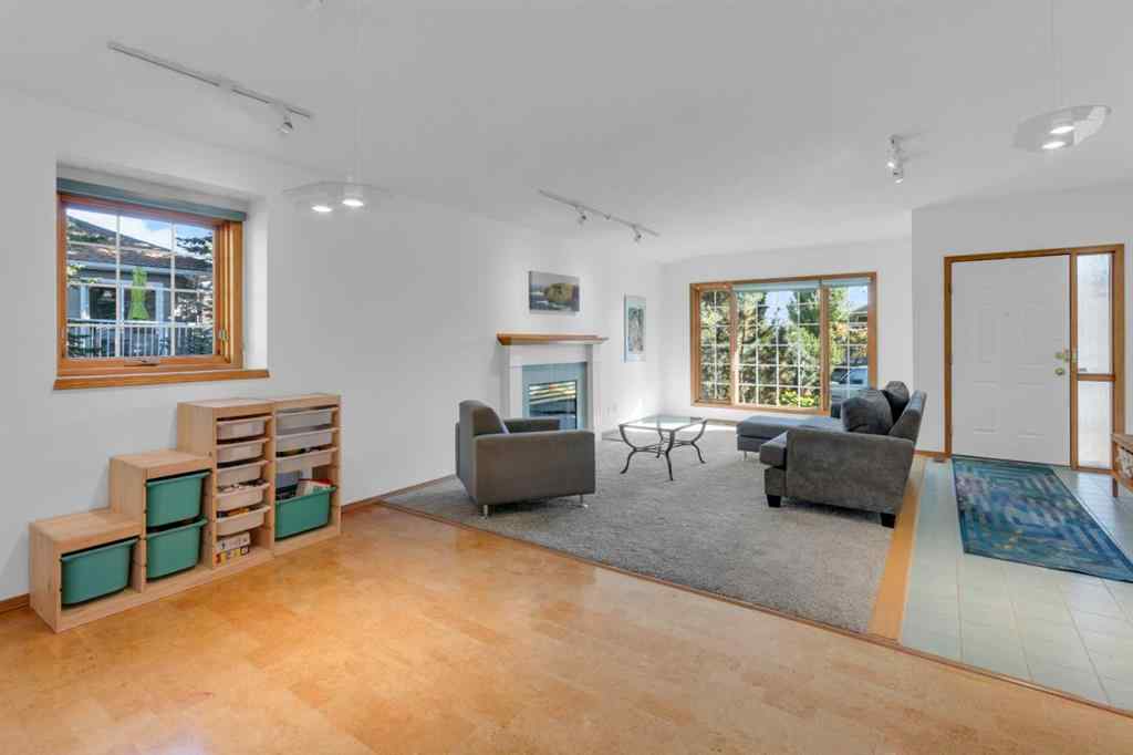 MLS® A2264204 - 4 Christie Gardens SW in Christie Park Calgary, Residential