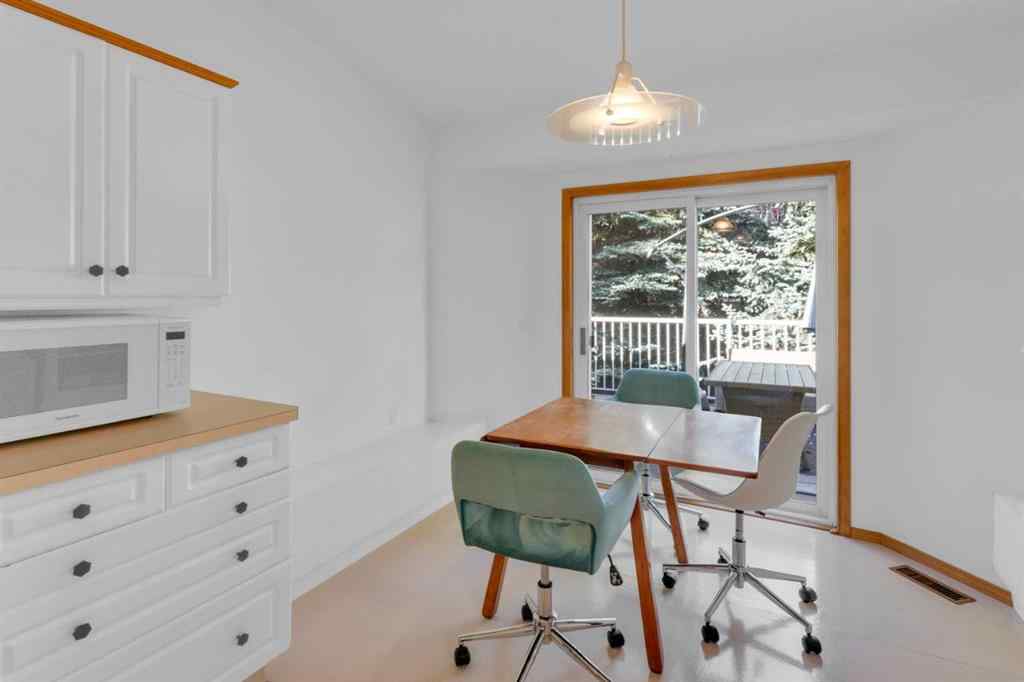 MLS® A2264204 - 4 Christie Gardens SW in Christie Park Calgary, Residential