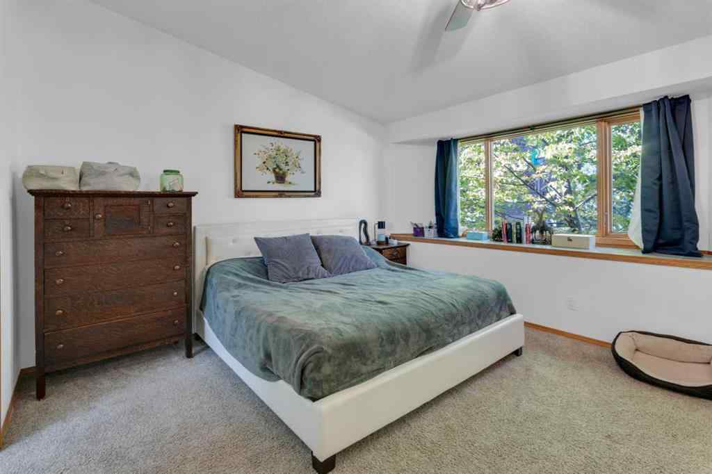 MLS® A2264204 - 4 Christie Gardens SW in Christie Park Calgary, Residential