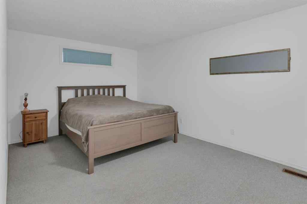 MLS® A2264204 - 4 Christie Gardens SW in Christie Park Calgary, Residential