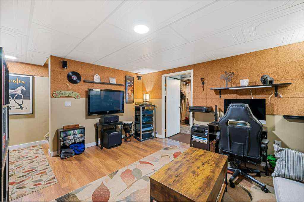 MLS® A2264207 - 56 Shawmeadows Close SW in Shawnessy Calgary, Residential