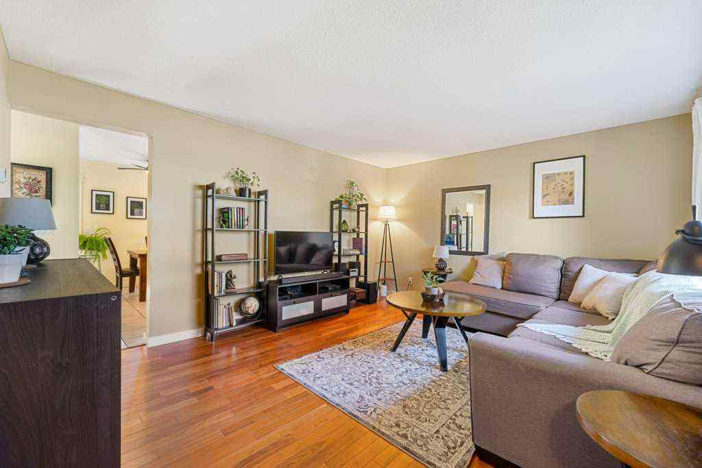 MLS® A2264207 - 56 Shawmeadows Close SW in Shawnessy Calgary, Residential