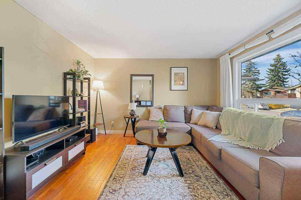 MLS® A2264207 - 56 Shawmeadows Close SW in Shawnessy Calgary, Residential