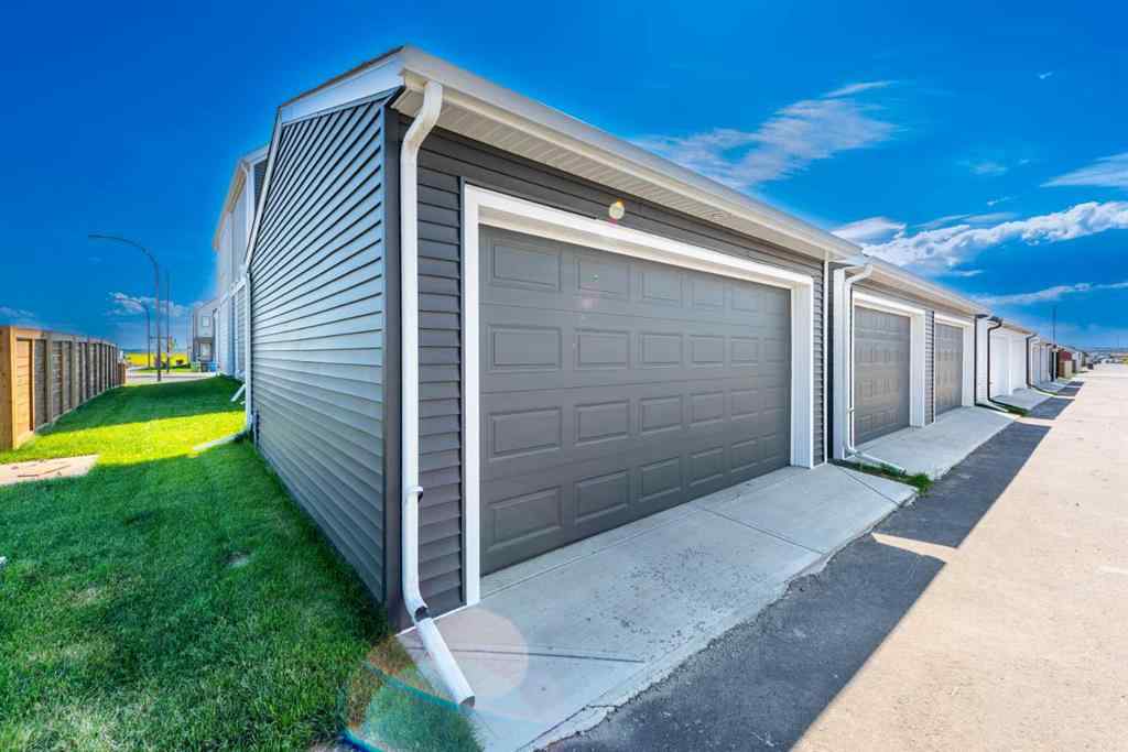 MLS® A2264209 - 7686 202 Avenue SE in Rangeview Calgary, Residential