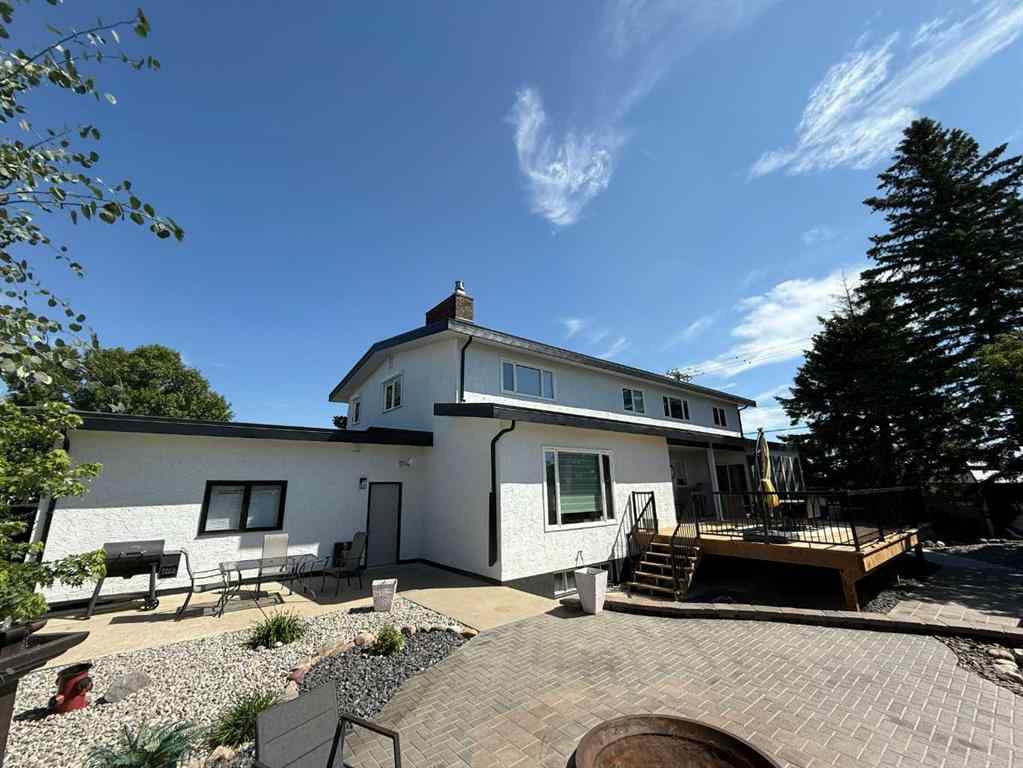 MLS® A2264223 - 1236 40 Avenue N in Legacy Ridge / Hardieville Lethbridge, Residential