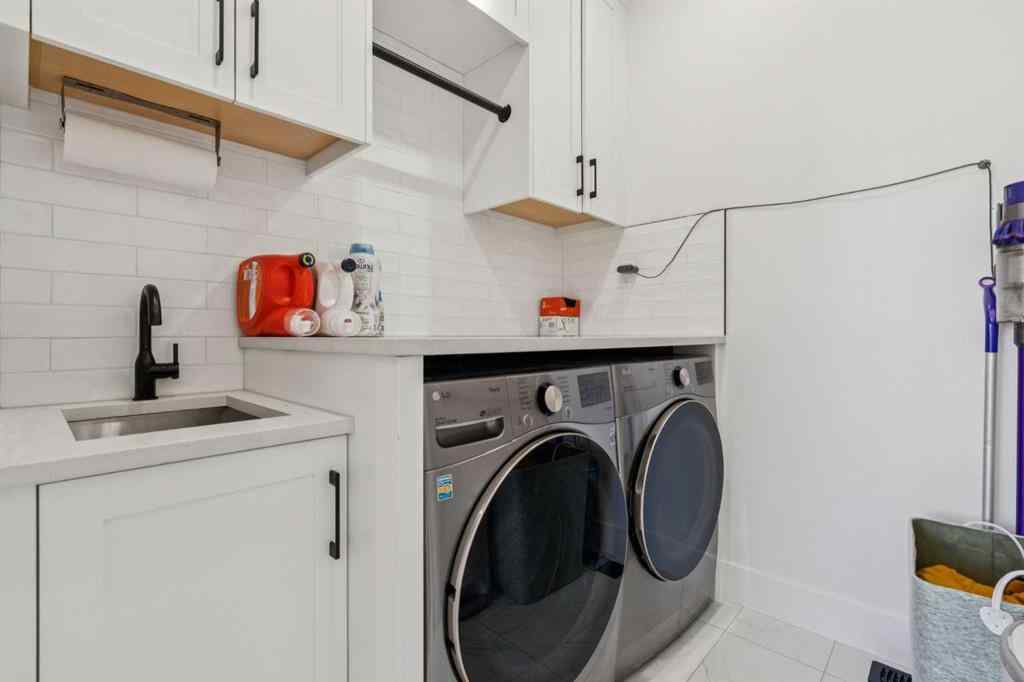 MLS® A2264225 - 2801 43 Street SW in Glenbrook Calgary, Residential