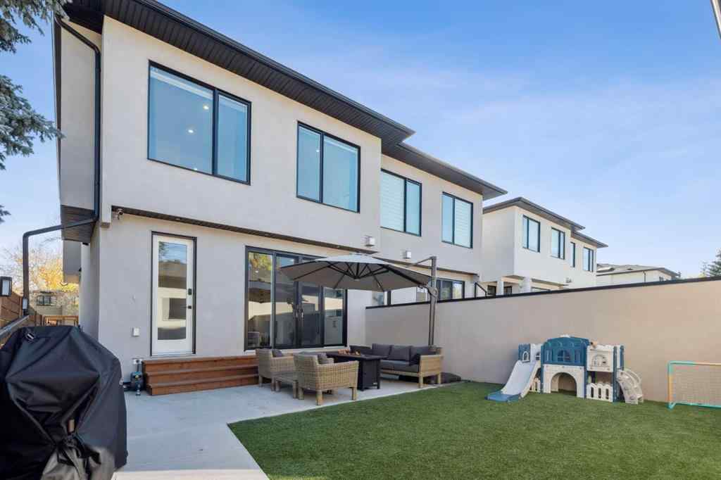 MLS® A2264225 - 2801 43 Street SW in Glenbrook Calgary, Residential