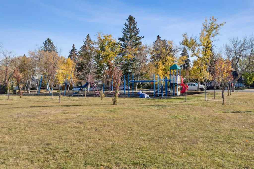 MLS® A2264225 - 2801 43 Street SW in Glenbrook Calgary, Residential