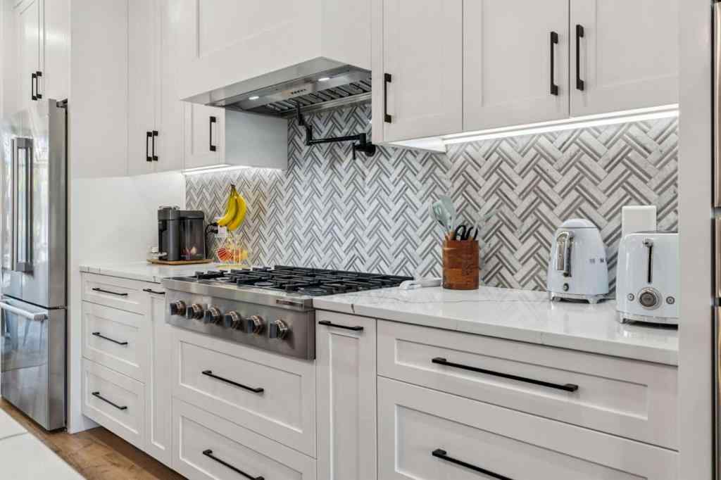 MLS® A2264225 - 2801 43 Street SW in Glenbrook Calgary, Residential