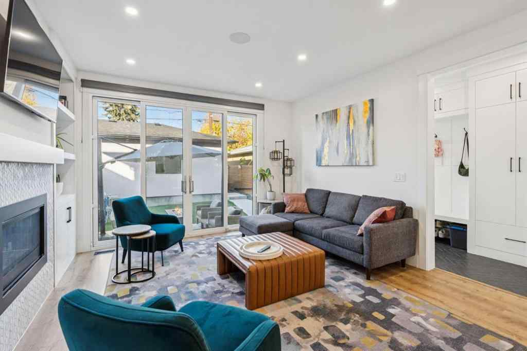 MLS® A2264225 - 2801 43 Street SW in Glenbrook Calgary, Residential