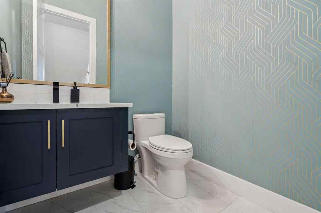 MLS® A2264225 - 2801 43 Street SW in Glenbrook Calgary, Residential