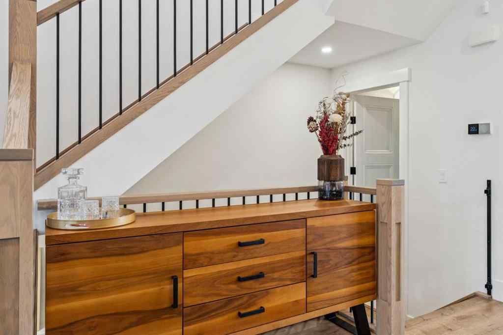 MLS® A2264225 - 2801 43 Street SW in Glenbrook Calgary, Residential