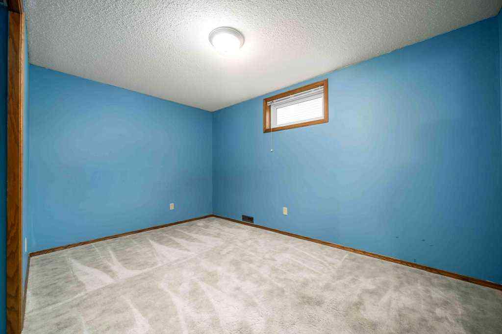 MLS® A2264226 - 83 Stapeford Crescent SE in SE Southridge Medicine Hat, Residential