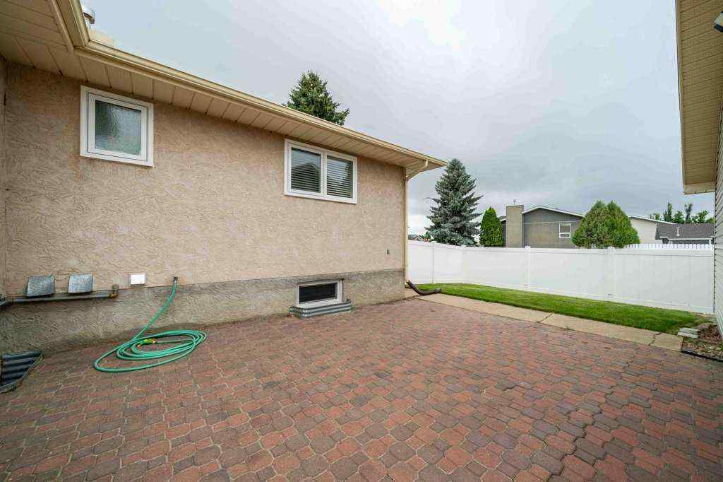 MLS® A2264226 - 83 Stapeford Crescent SE in SE Southridge Medicine Hat, Residential