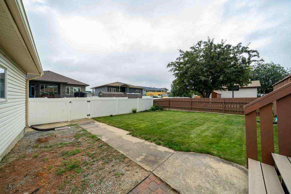 MLS® A2264226 - 83 Stapeford Crescent SE in SE Southridge Medicine Hat, Residential