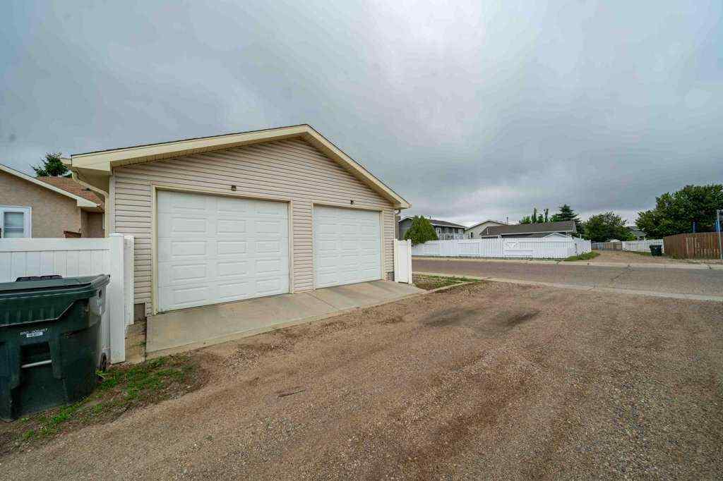 MLS® A2264226 - 83 Stapeford Crescent SE in SE Southridge Medicine Hat, Residential