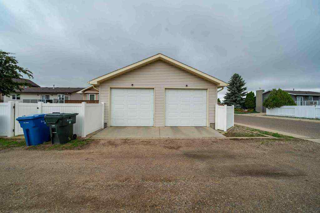 MLS® A2264226 - 83 Stapeford Crescent SE in SE Southridge Medicine Hat, Residential