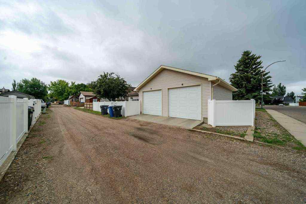 MLS® A2264226 - 83 Stapeford Crescent SE in SE Southridge Medicine Hat, Residential